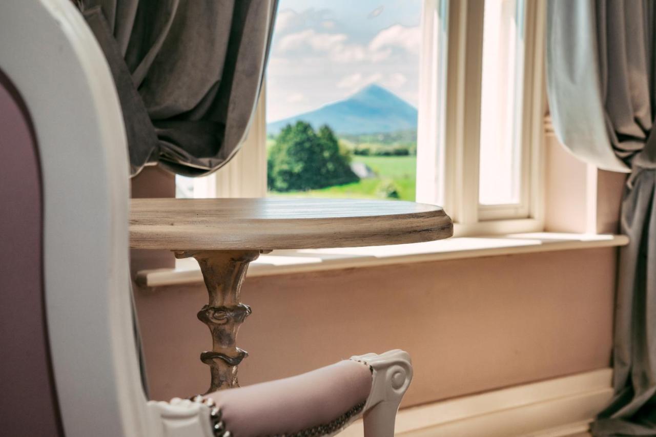 Westport Country Lodge Hotel Екстер'єр фото