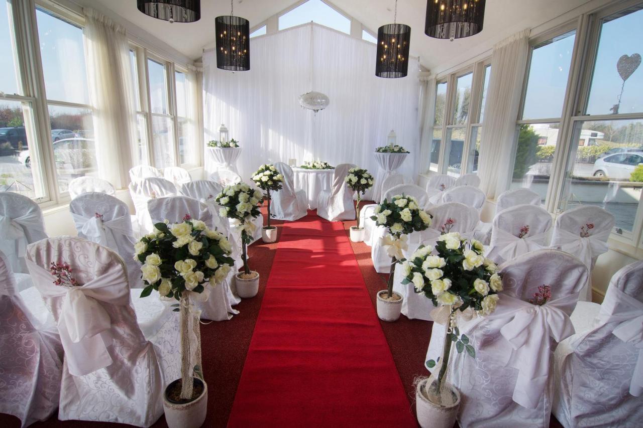 Westport Country Lodge Hotel Екстер'єр фото
