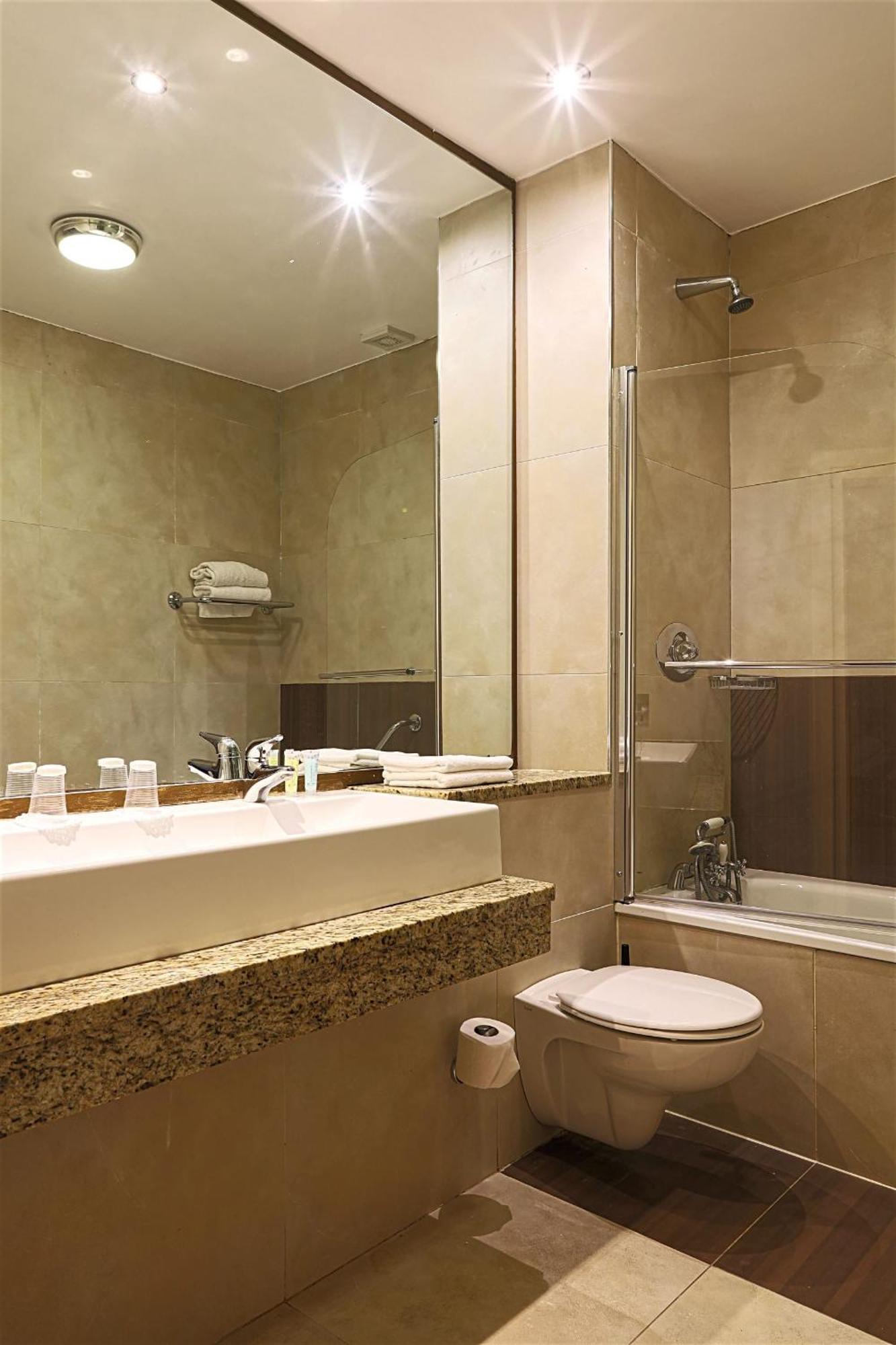 Westport Country Lodge Hotel Екстер'єр фото