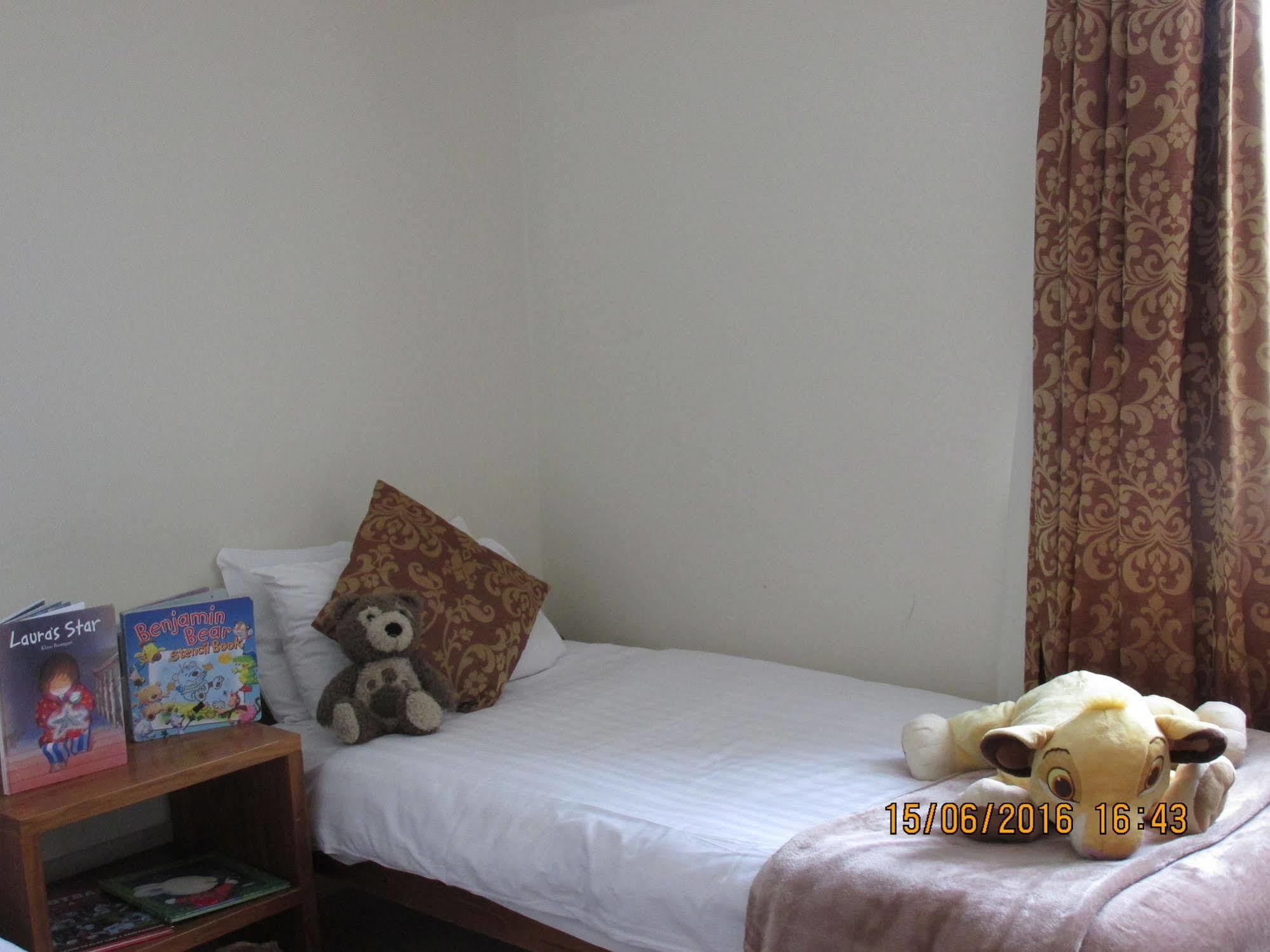 Westport Country Lodge Hotel Екстер'єр фото